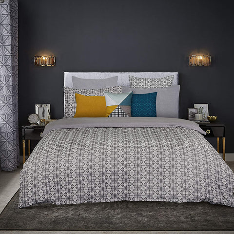 Spiro Diamond Geometric Flannel Housewife Pillowcase Pair Set